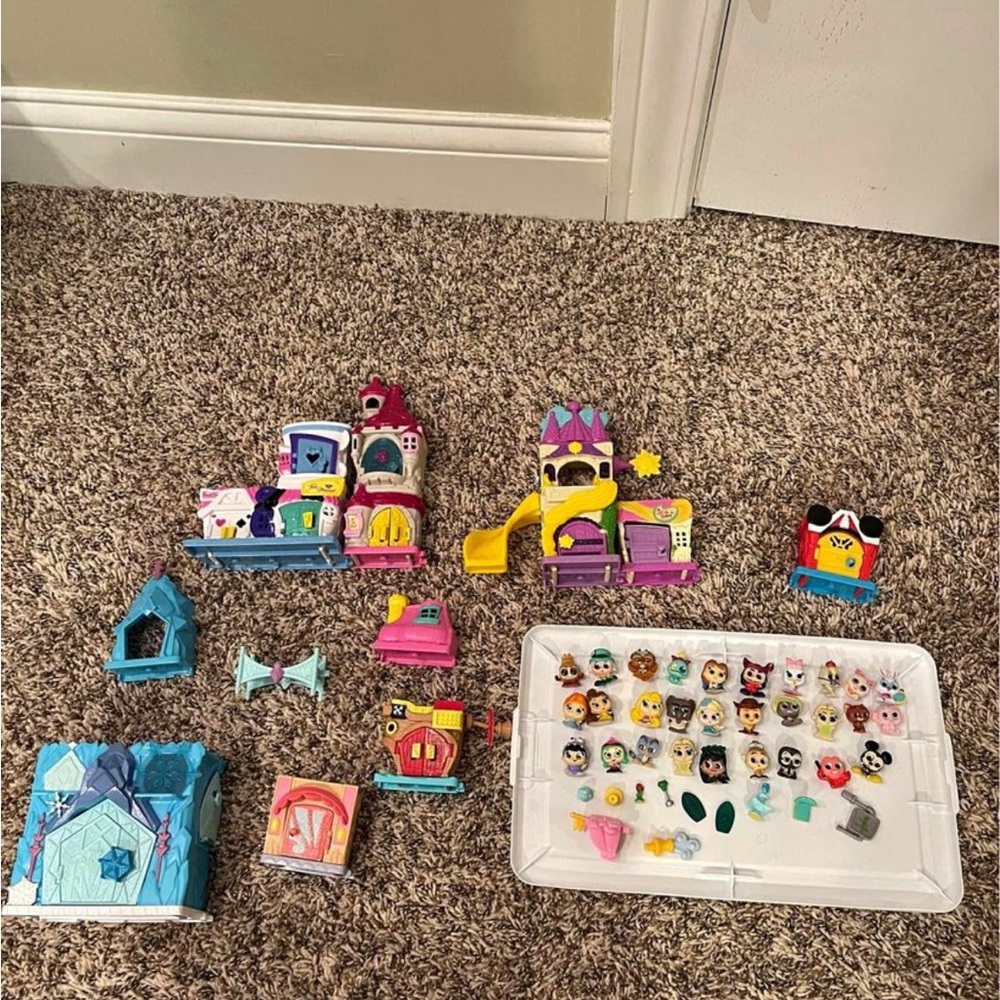 Lot of Disney Doorables! Great shape!